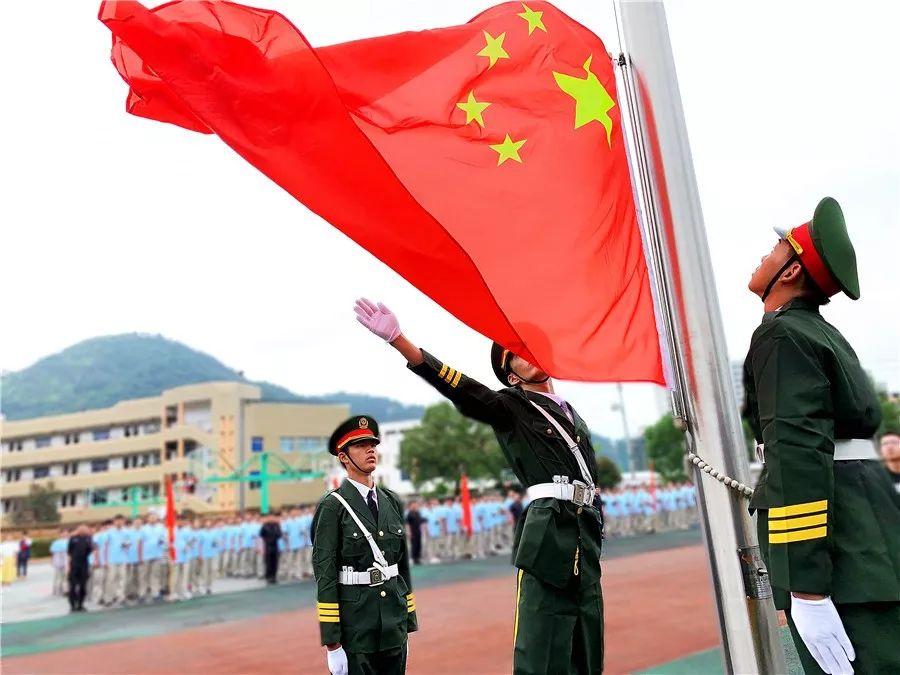 这个人物是谁？