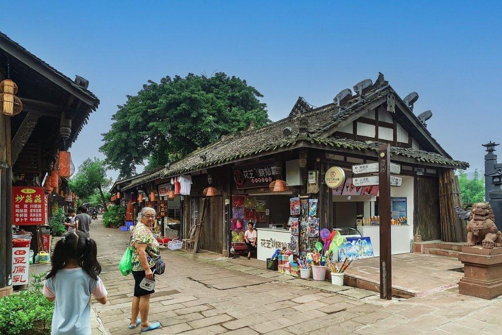 迷路的可爱女宝宝